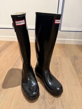 Hunter Glossy Black Knee-High Rain Boots